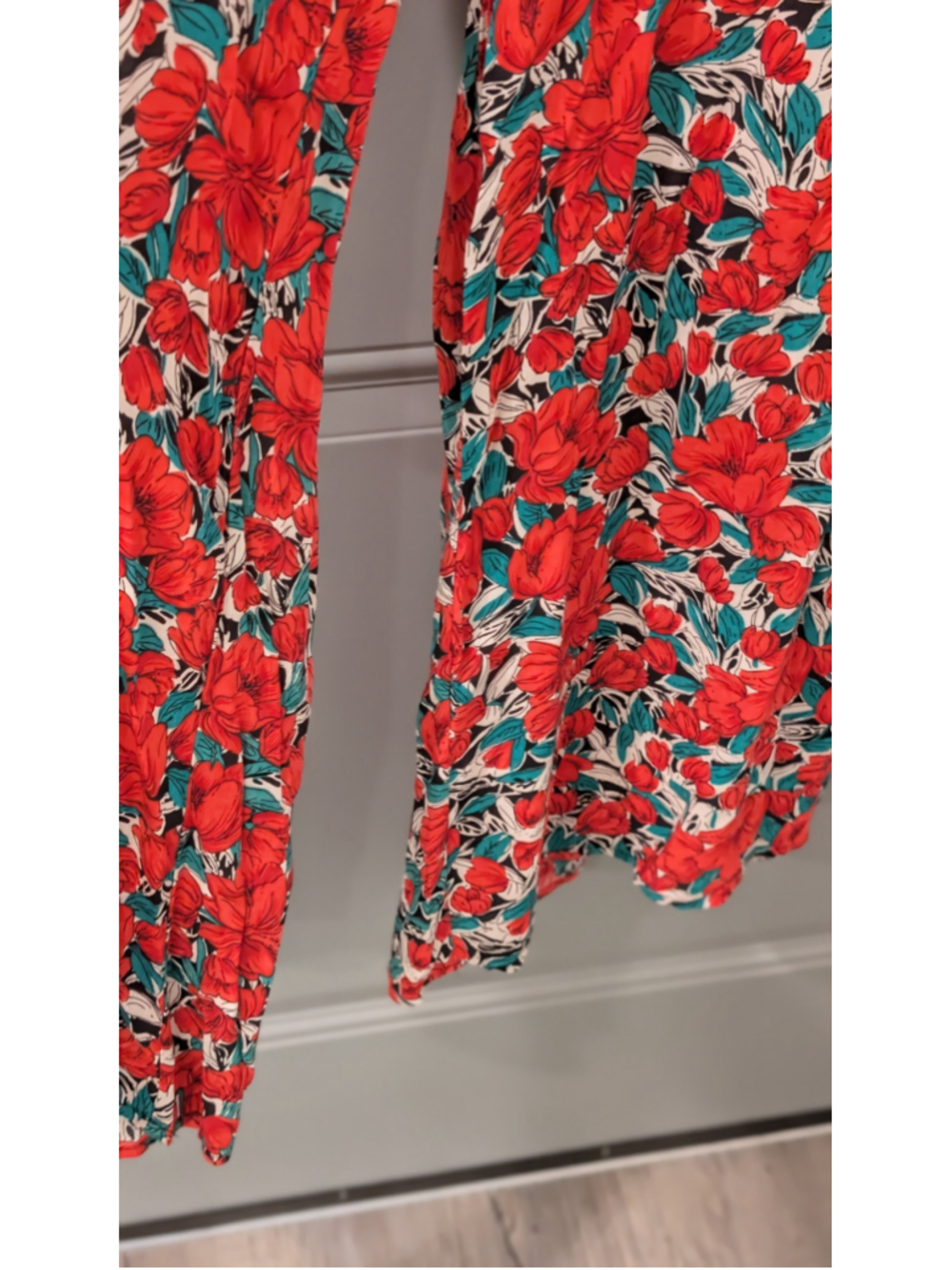 Women's Valija Gitana floral, Red and Teal jumpsuit - Picture 4 of 11